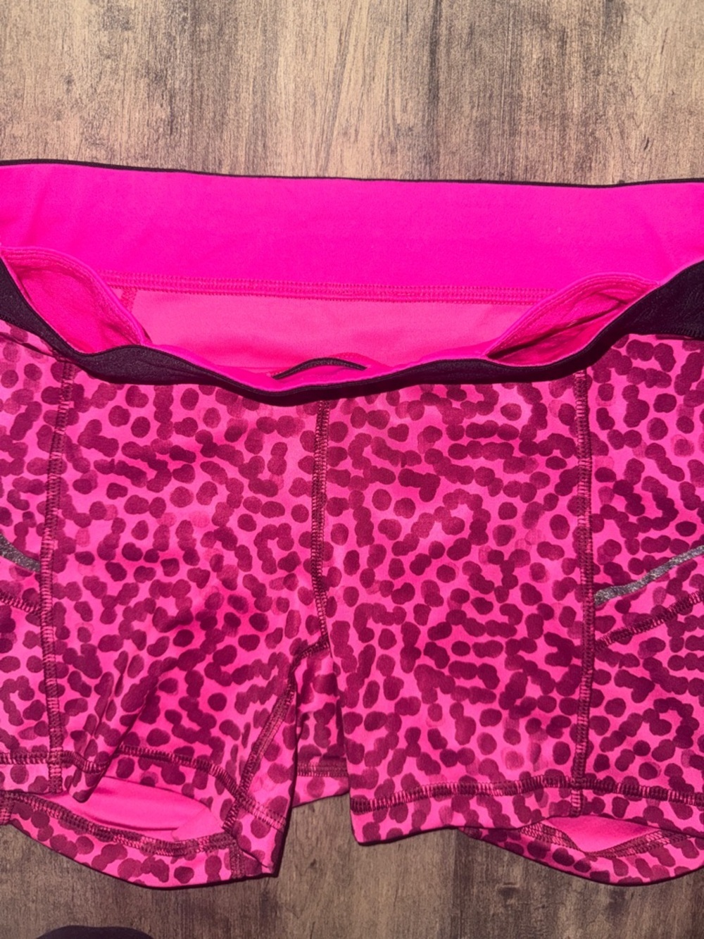 Lululemon Speed Shorts Pink Leopard Print Sz 6 Discontinued 2014 - Picture 4 of 8